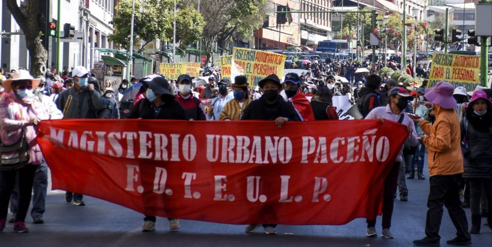 Magisterio Urbano de La Paz en marcha. (Foto: Red Uno).