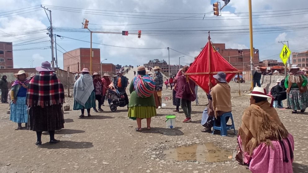 Bloque gremial en El Alto. (Foto: ANF).